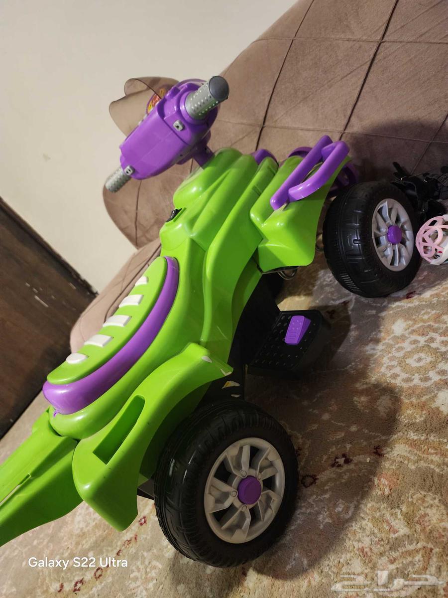 Wireless toy car charging stopped working, I paid 400 and whoever wants it we won't disagree64454701963137110
