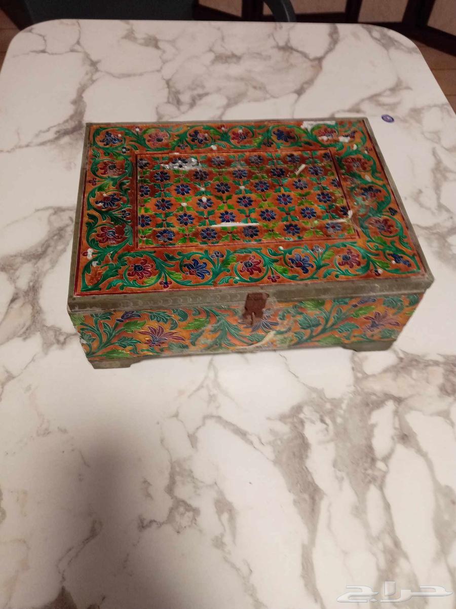 A heritage box that could be a good addition to a museum64451056374785114