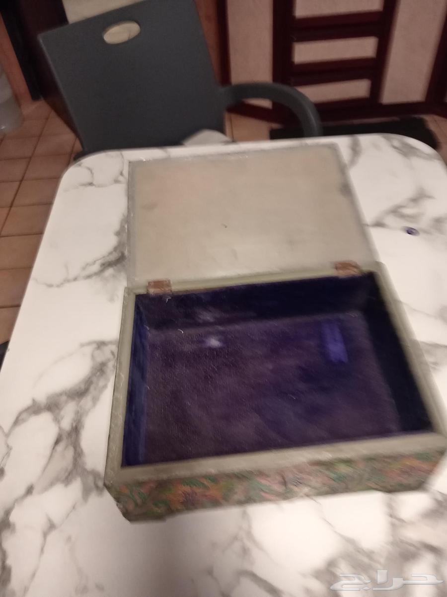 A heritage box that could be a good addition to a museum64451056374785113