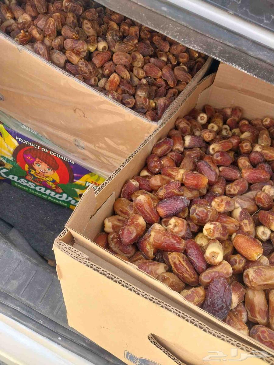 There are red Sukkari dates, remaining 5 boxes64452347506433110