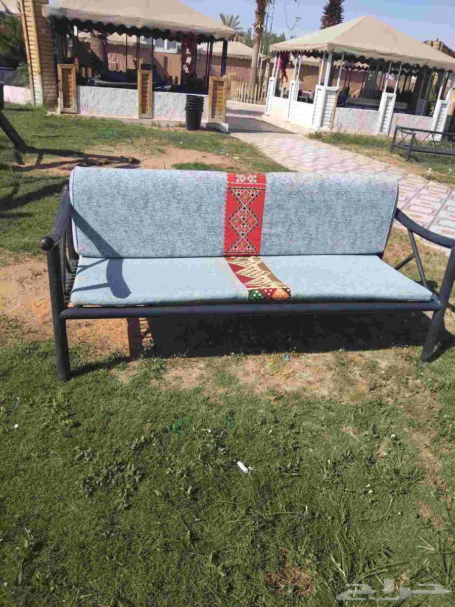 لدينا كراسي حديد و كراسي مع طقم الفرش للبيع64453202054145111