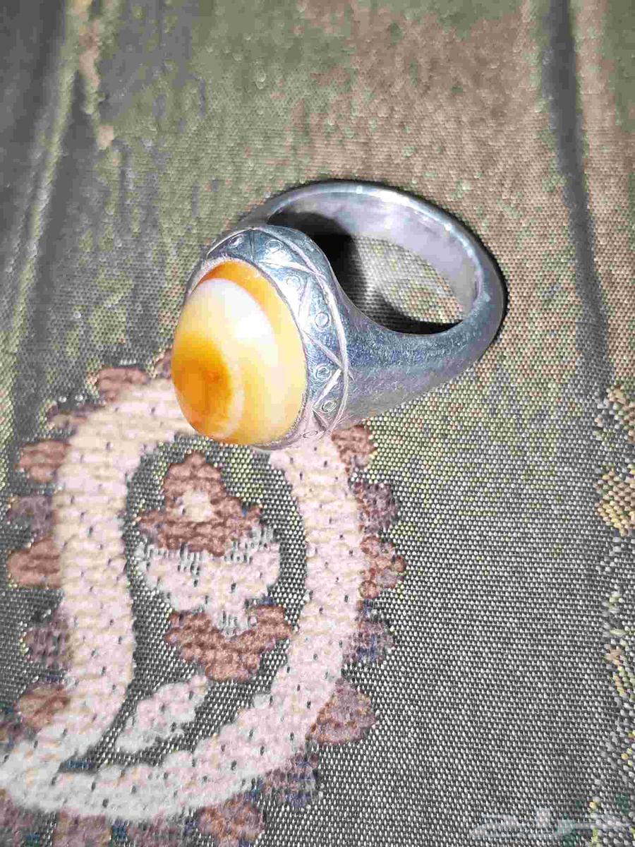 Ancient yellow agate64455345584385112