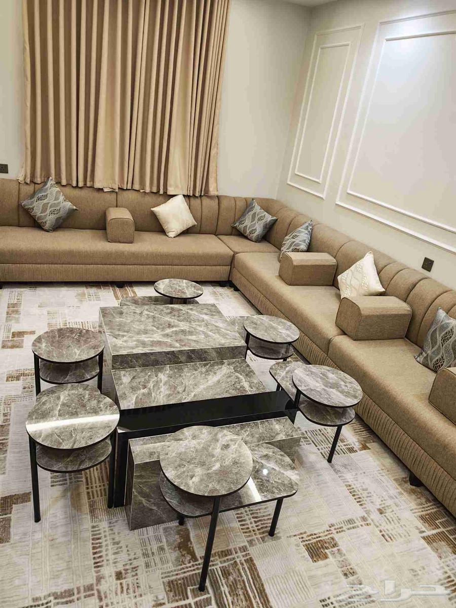 Serving table with 6 small ones64454825853442110