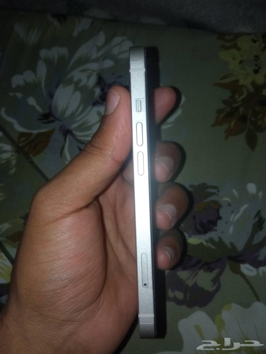 آيفون 13 أبيض بمساحة 256 وسعة بطارية 94 ولا يوجد به خدوش64450892732930114