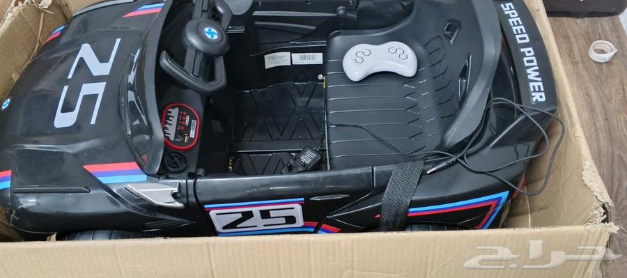 Hello, new electric children's car in box with remote64454193929731111