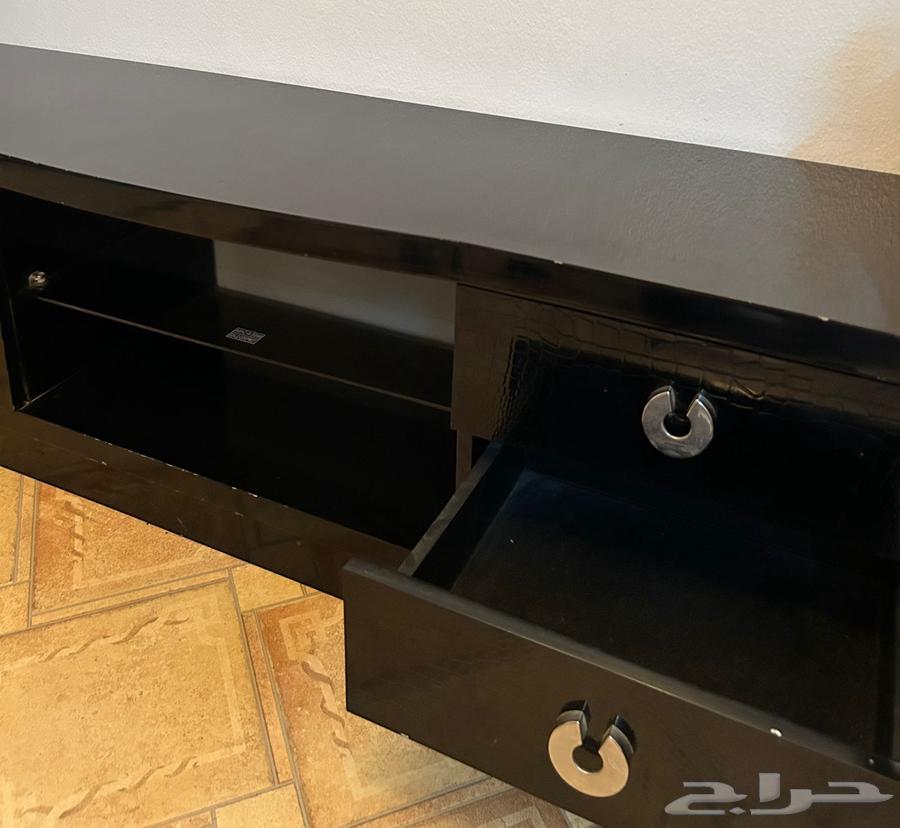 طاولة تلفزيون للبيع على السوم64450118454017111