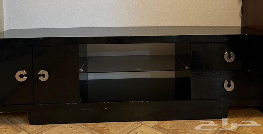 طاولة تلفزيون للبيع على السوم64450118454017110