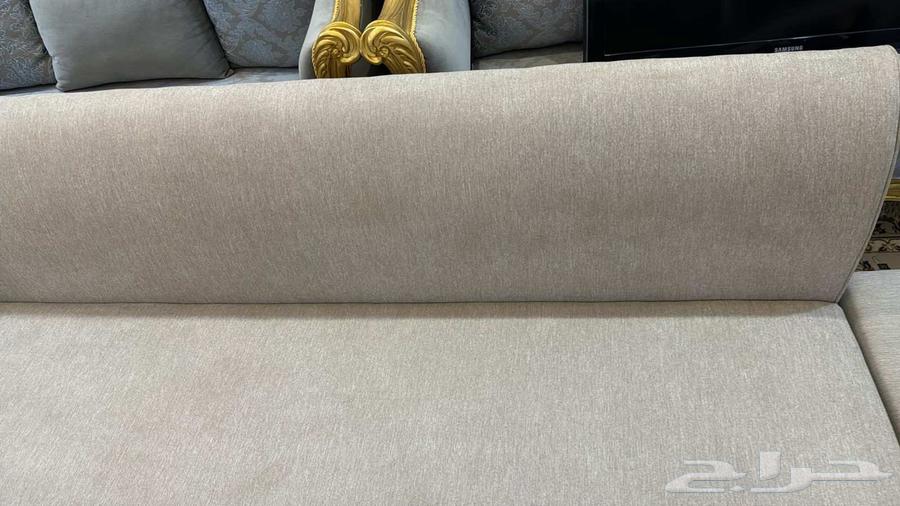 Semi-new sofa, bought for approximately 5000 riyals in the attached room.64453297946242110