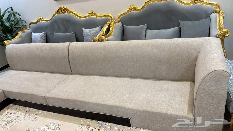 Semi-new sofa, bought for approximately 5000 riyals in the attached room.64453297946242113