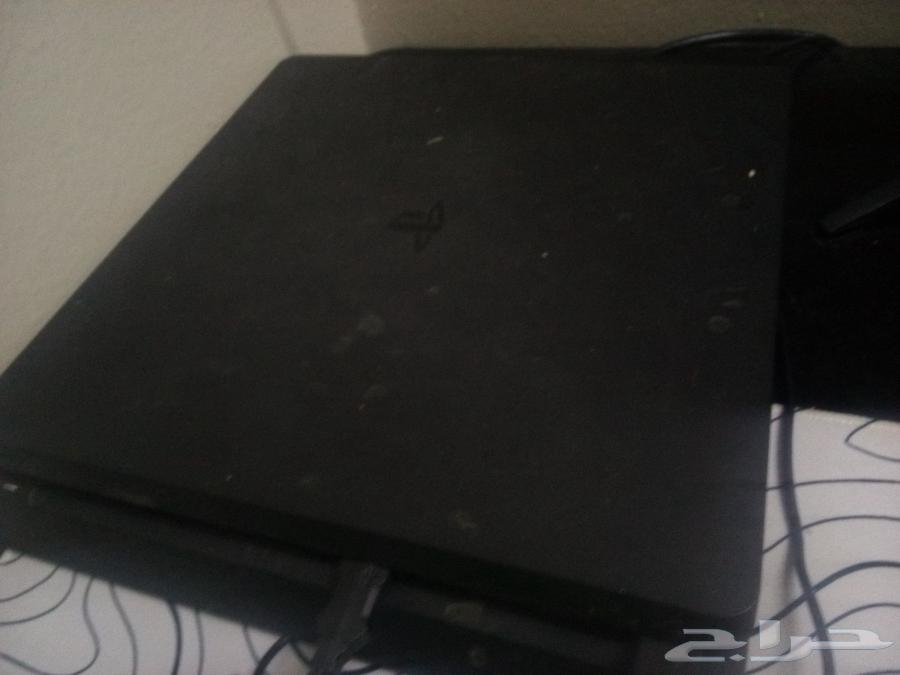 سوني فور مع يد حمراء و العاب داخل الجهاز بقيمه200وفوق64456639886721110