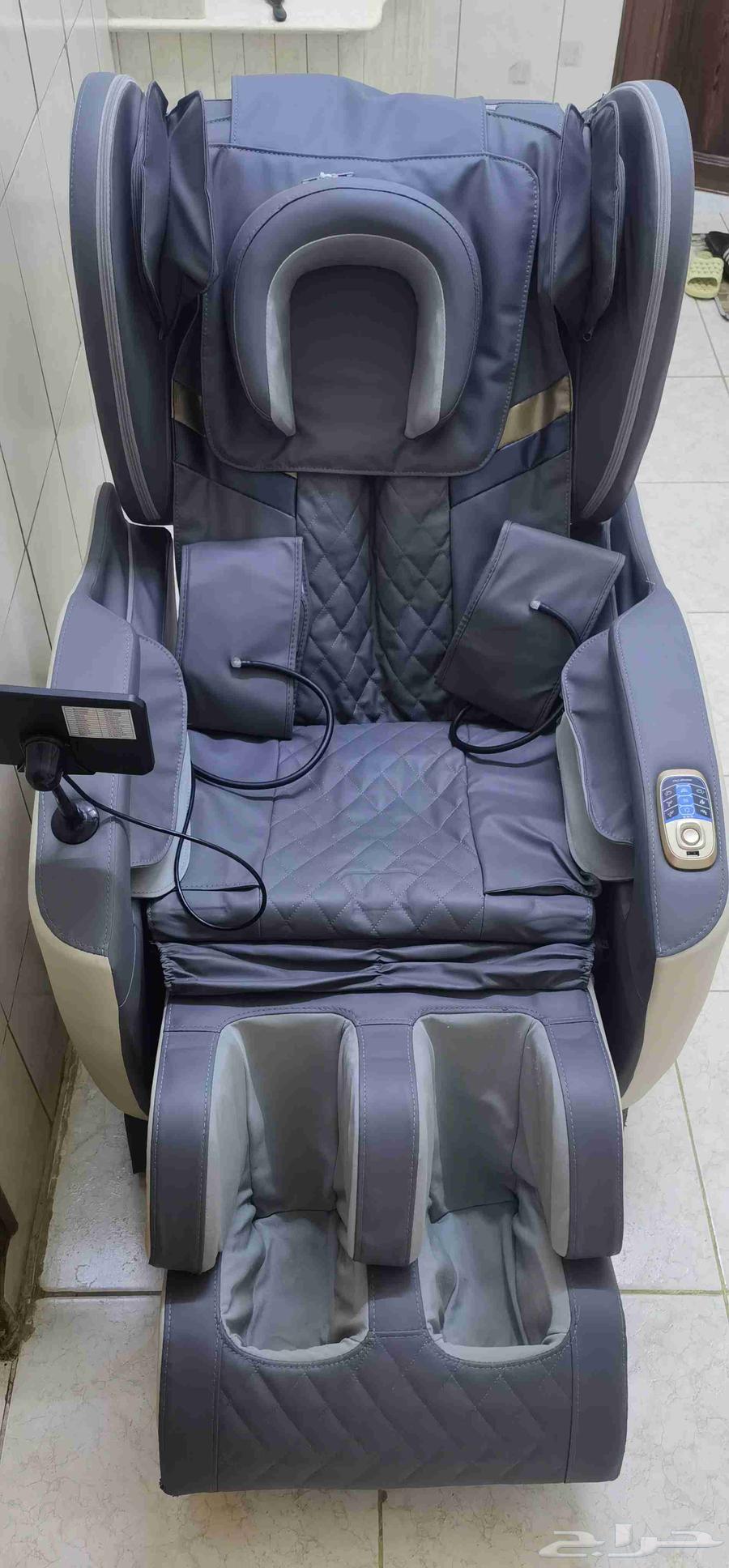 كرسي مساج نظيف وشبه جدييد64451069781506110