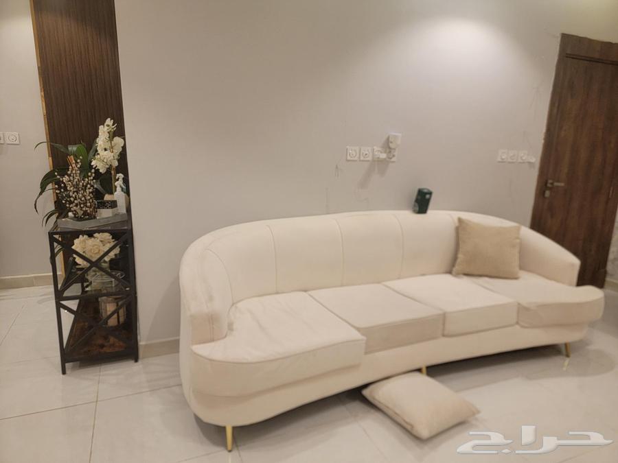 كنب للبيع نظيف جدا على السوم64453353064705110