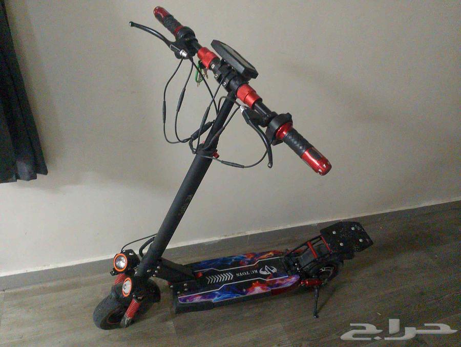 Monster scooter for sale with illuminated deck, large screen and escape pedal64454413946369110