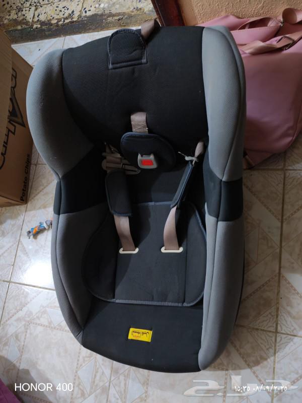 كنب و كرسي سيارة للاطفال و سرير هزاز للبيع64453448239489110