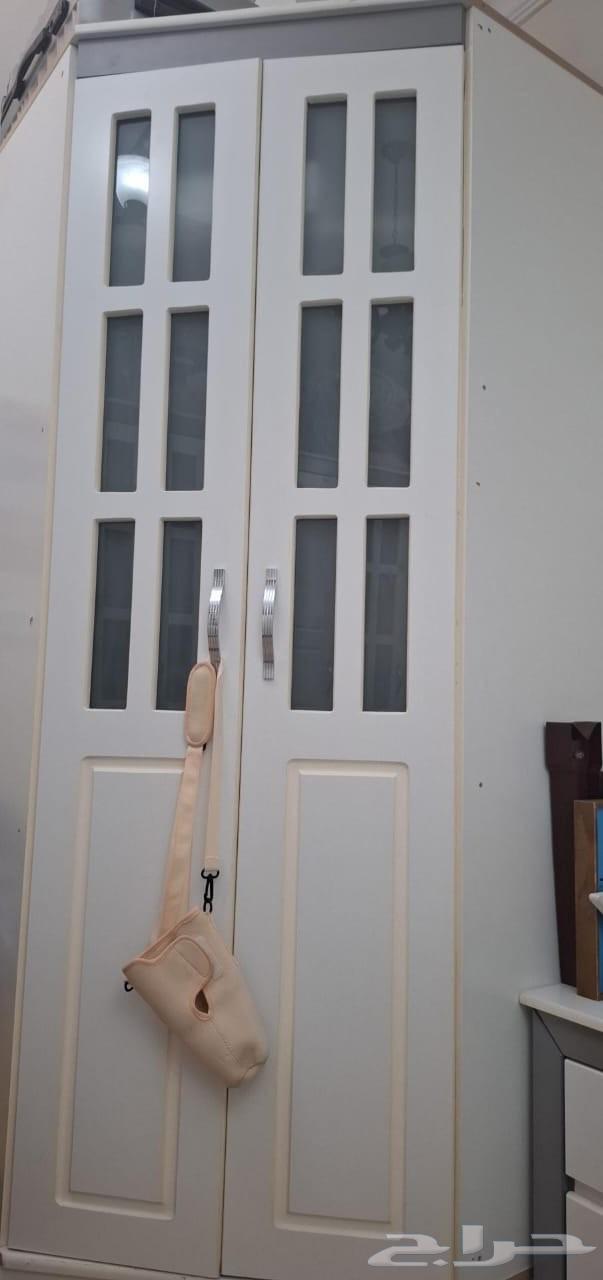 غرفة نوم مستعملة نظيفة للبيع شبه جديدة64450435343746110