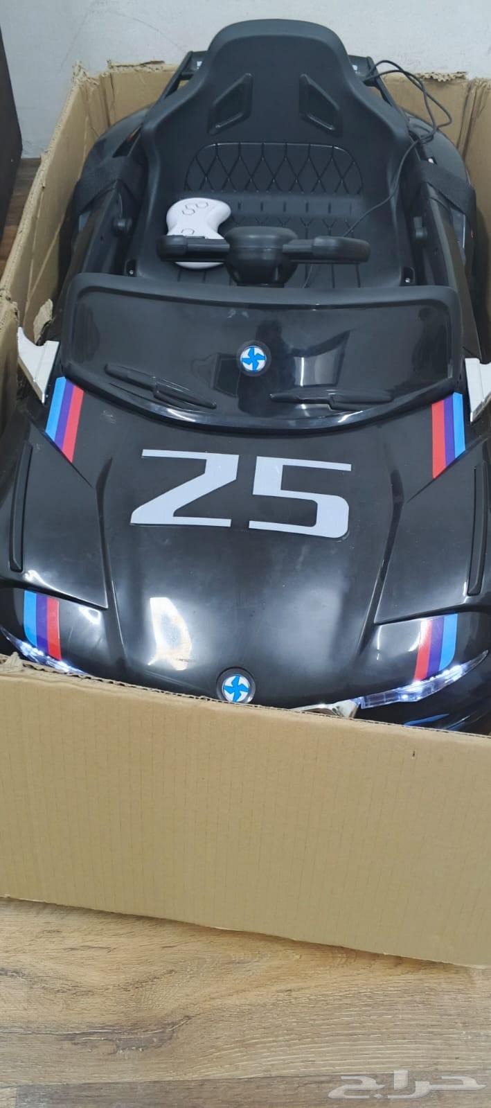 Hello, new electric children's car in box with remote64454193929731112