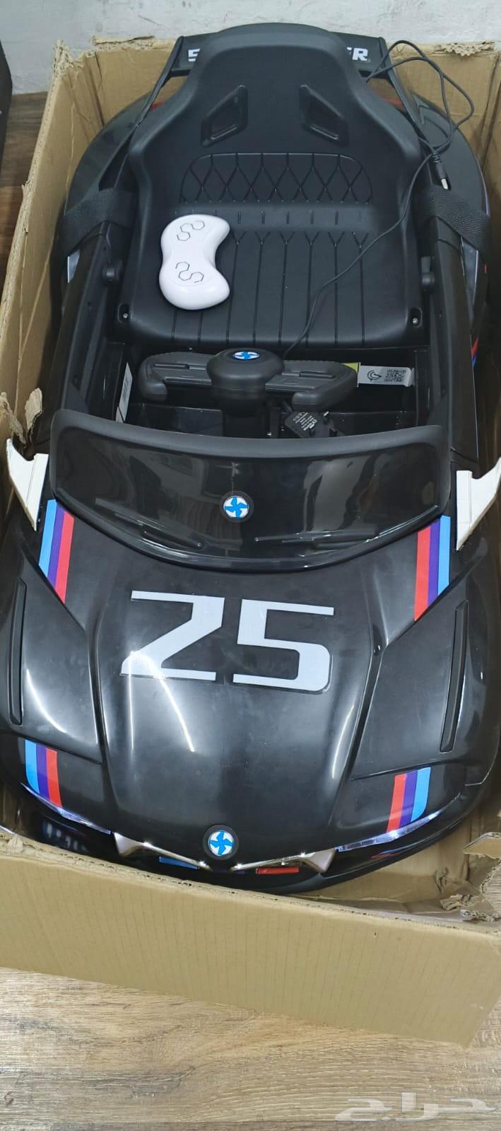 Hello, new electric children's car in box with remote64454193929731110