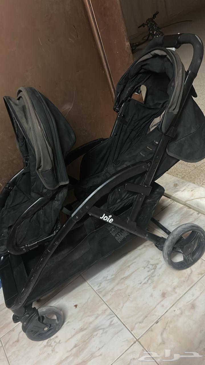 Clean children's stroller, light use64450758180097110
