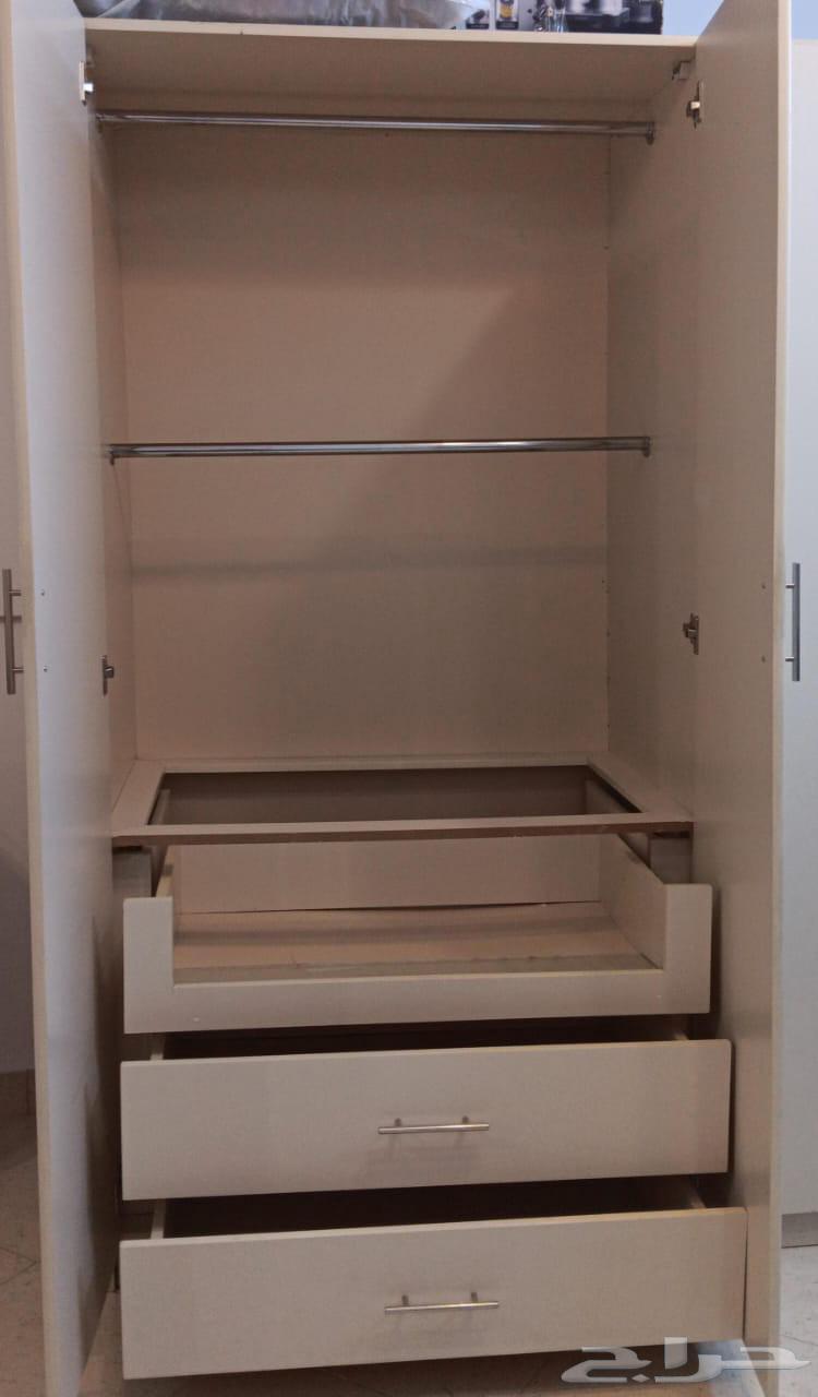 دولاب ملابس بحالة ممتازة64452009737474112