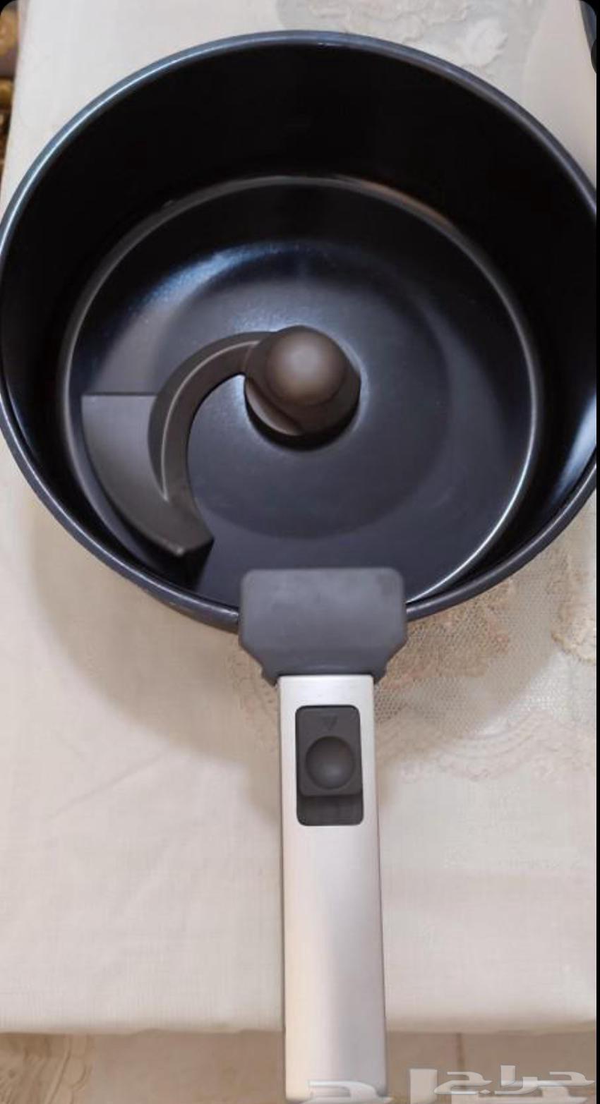 قلاية هواية كهربائية لشركة ديلونجي مستخدمه ونظيفة للبيع64455495092993113