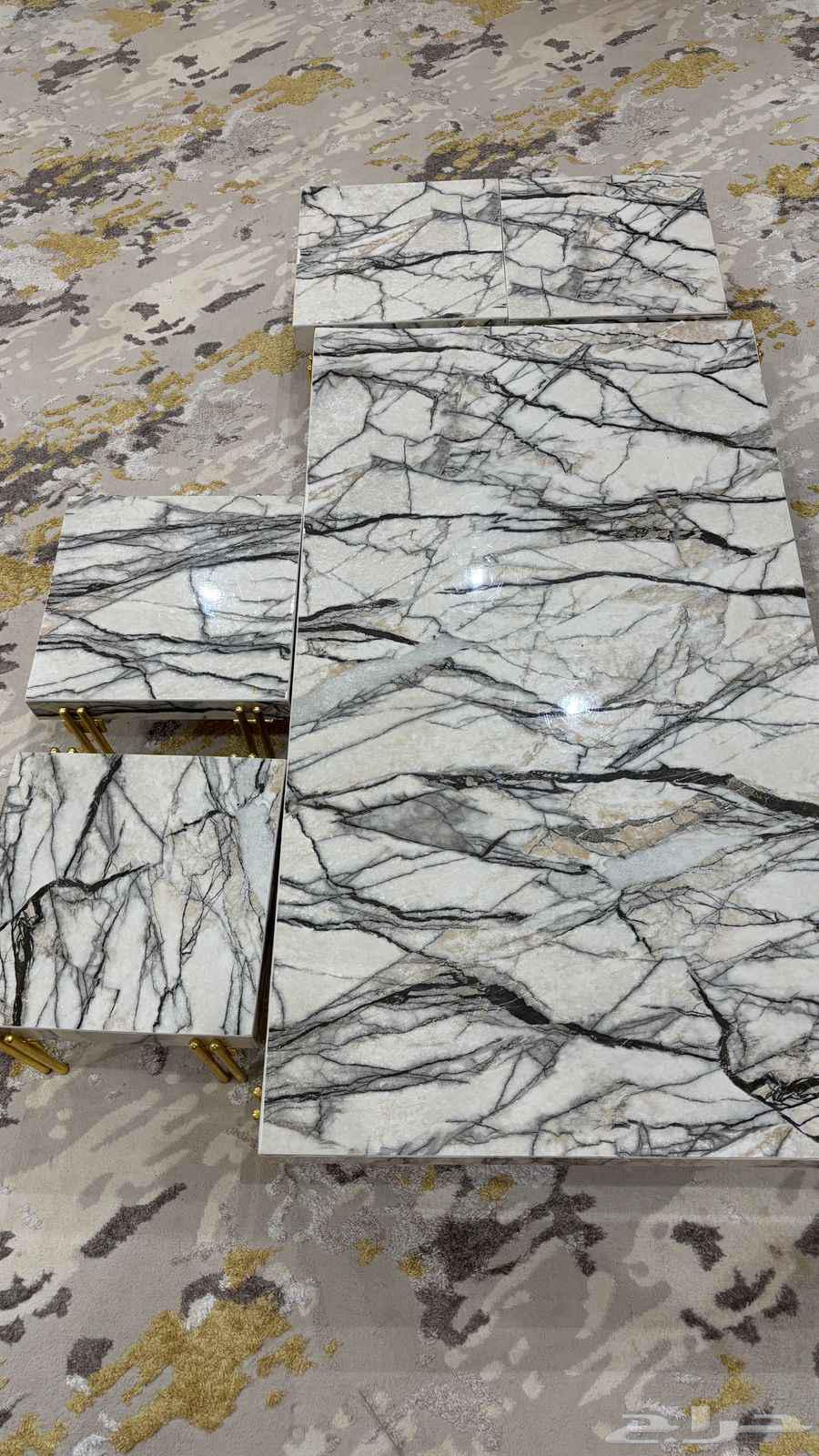 Dining table and floor tables for sale in Arar64450299028738114