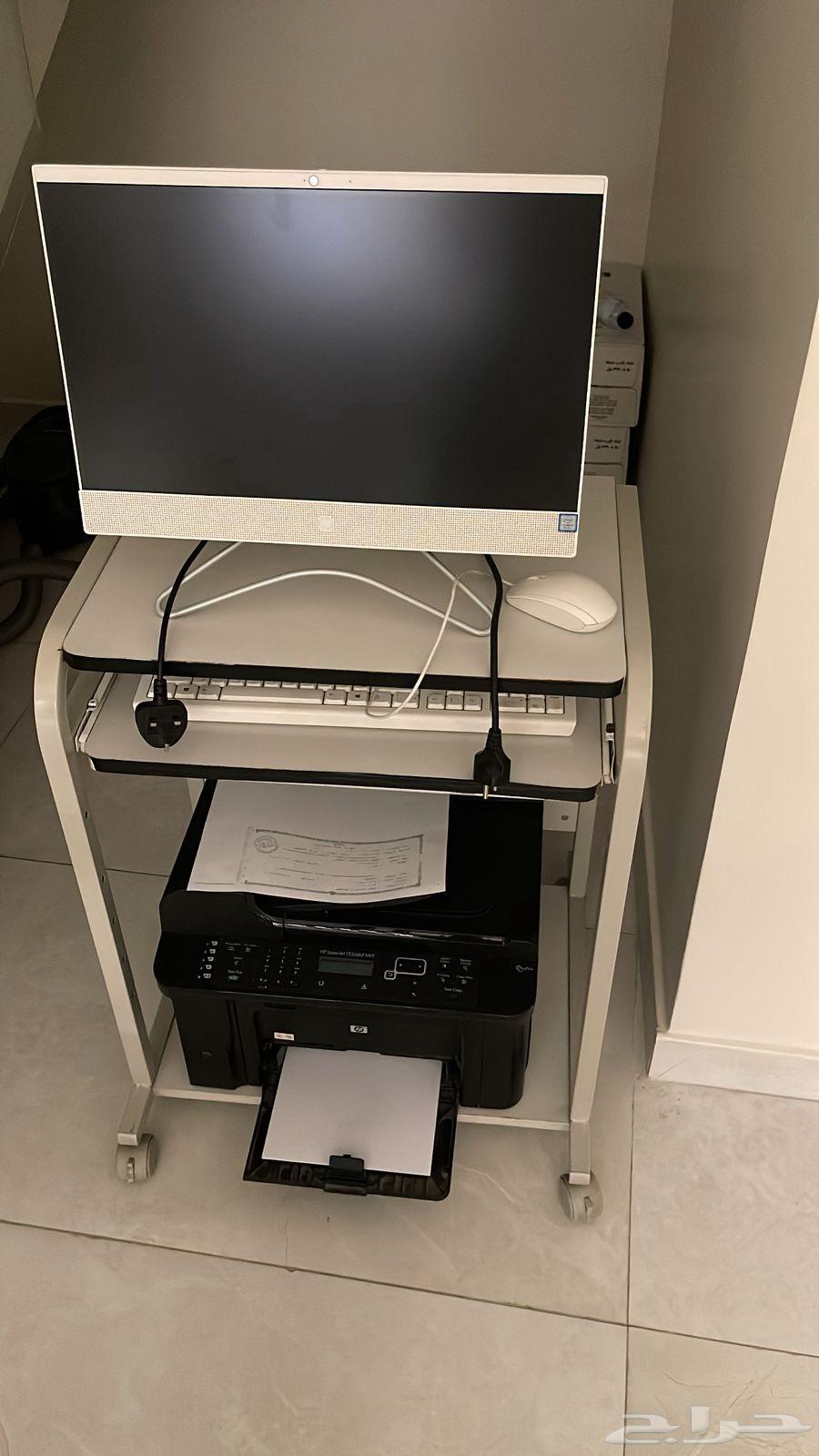 Clean, sturdy computer table with no cracks and a semi-new chair64455700400770111