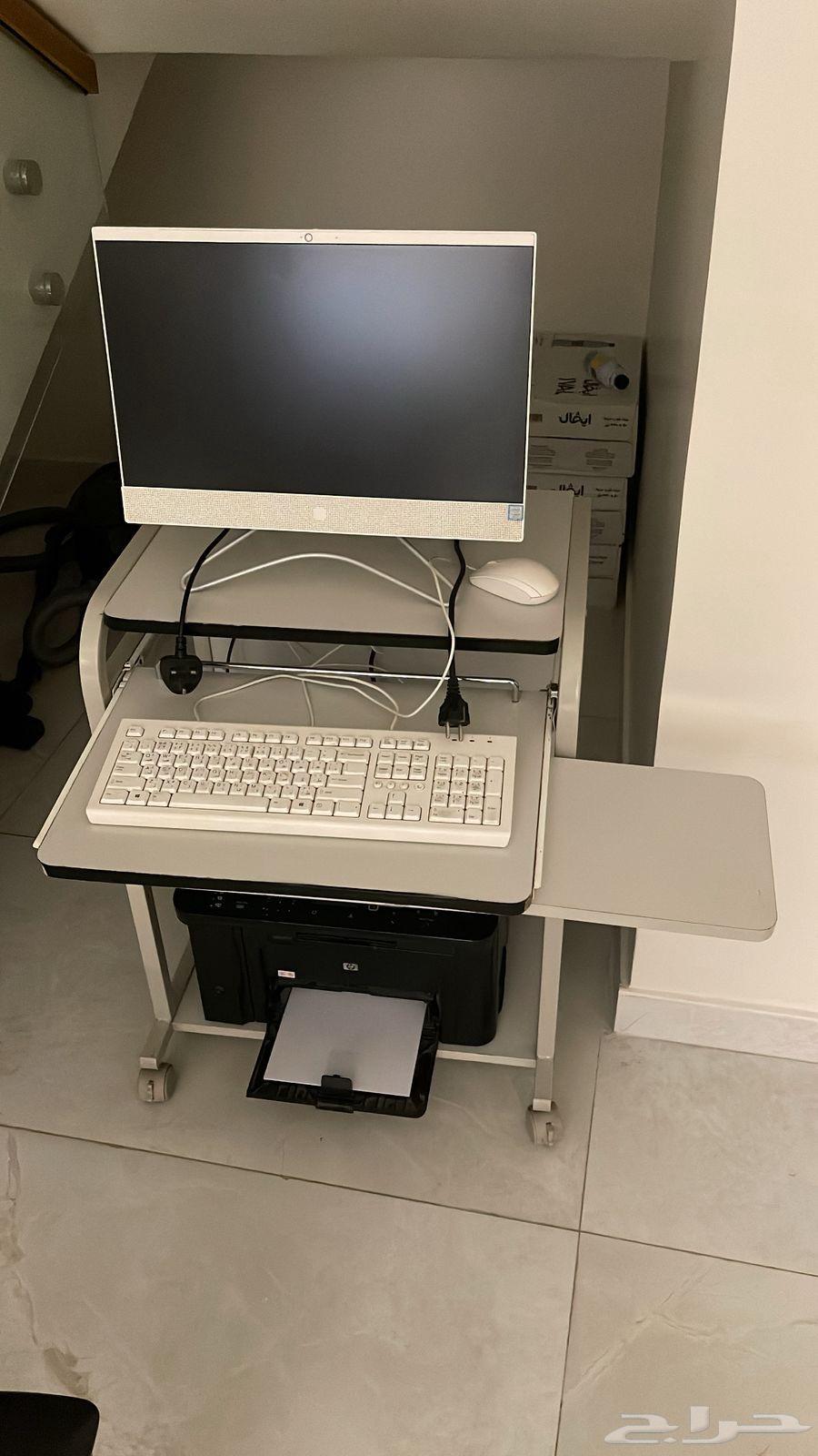 Clean, sturdy computer table with no cracks and a semi-new chair64455700400770113