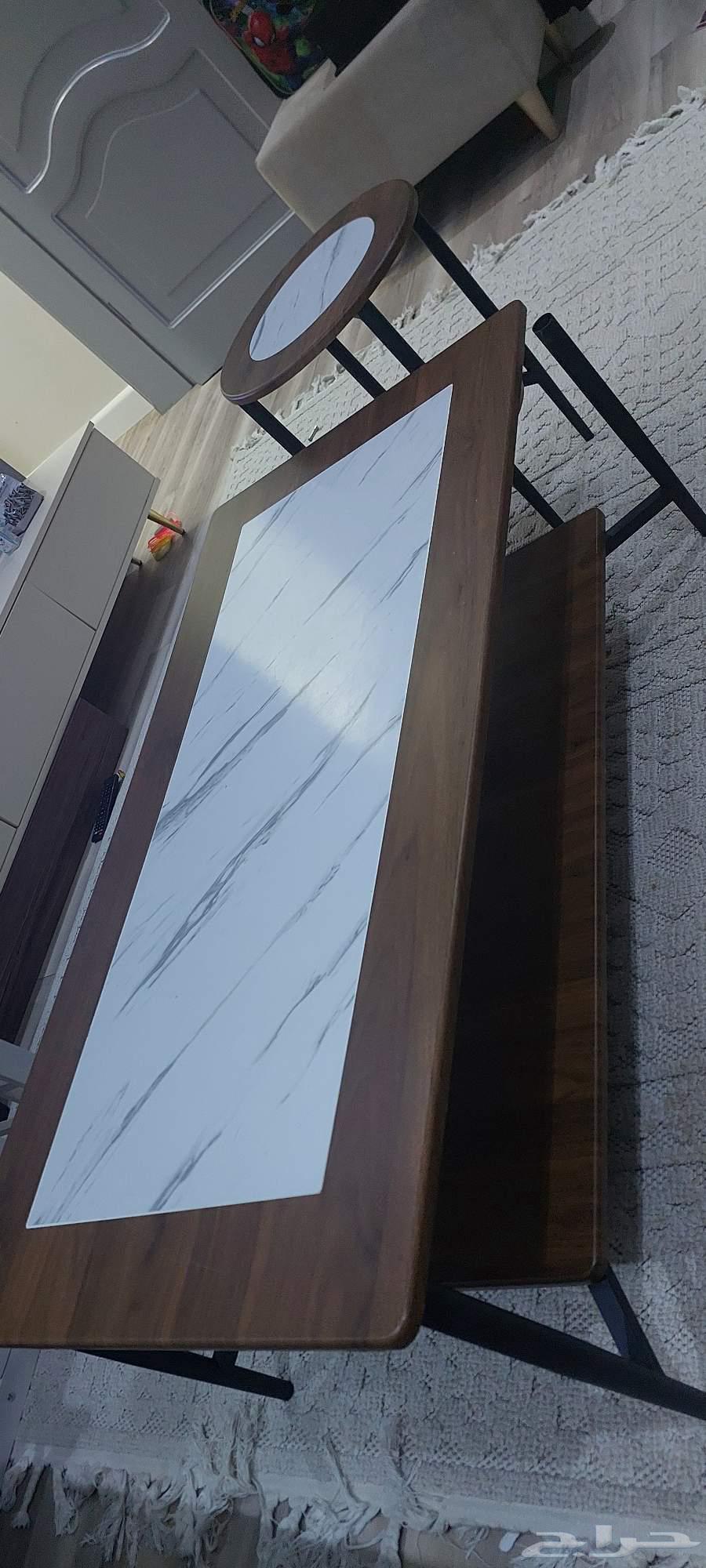 طاولة قهوة مع 3 طاولات خدمه في قاعده يحتاجلها تلحيم64456517290625110