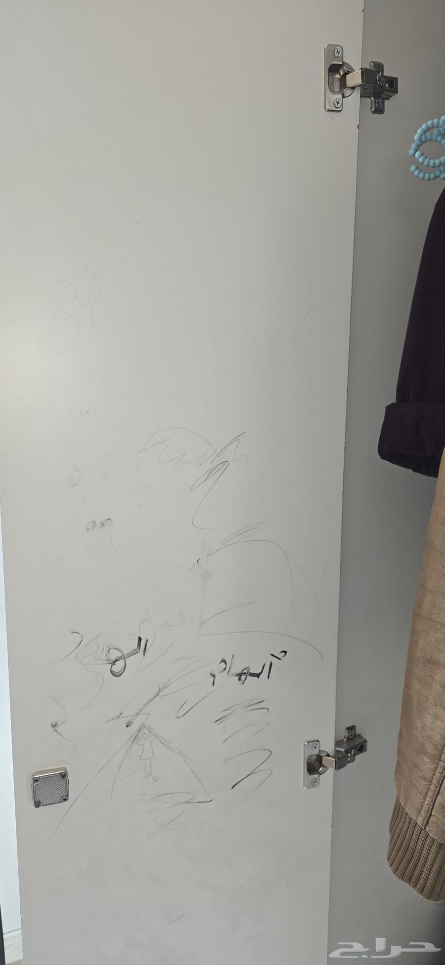 دولاب ملابس مستعمل للبيع بسعر رمزي64452103383810113