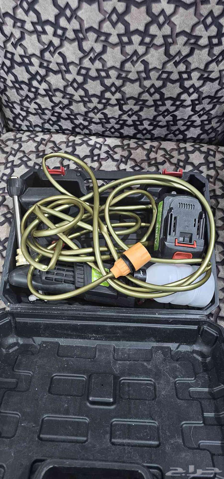 مضخة ماء لا سلكيه محموله شغال بس لايوجد معاه شاحن64455140298241111