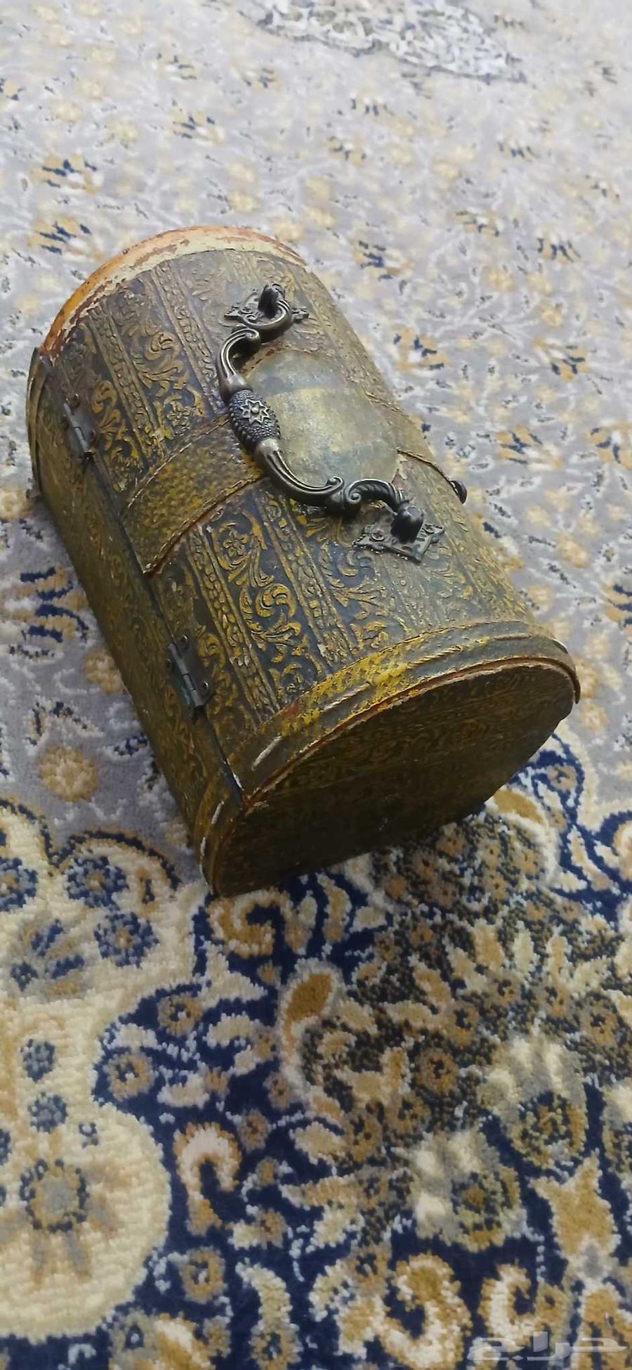 Antique box64454027151105111