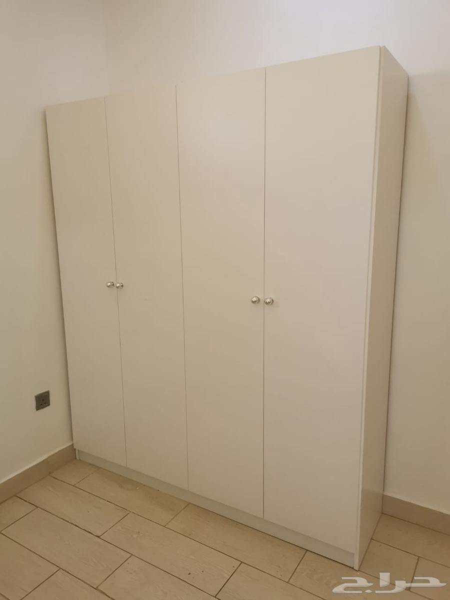 Wardrobe and bed and dressing table and commode64450892705410110