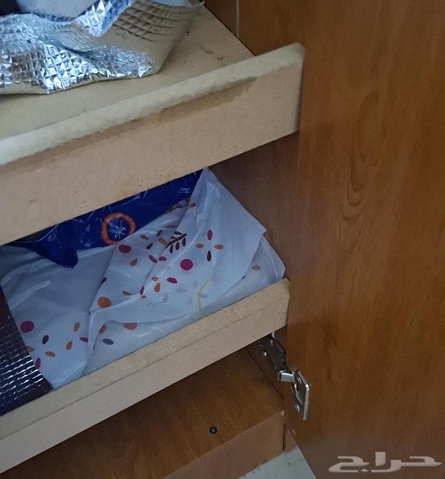 دولاب صغير خشب للبيع نظيف مستعمل64457837328001113