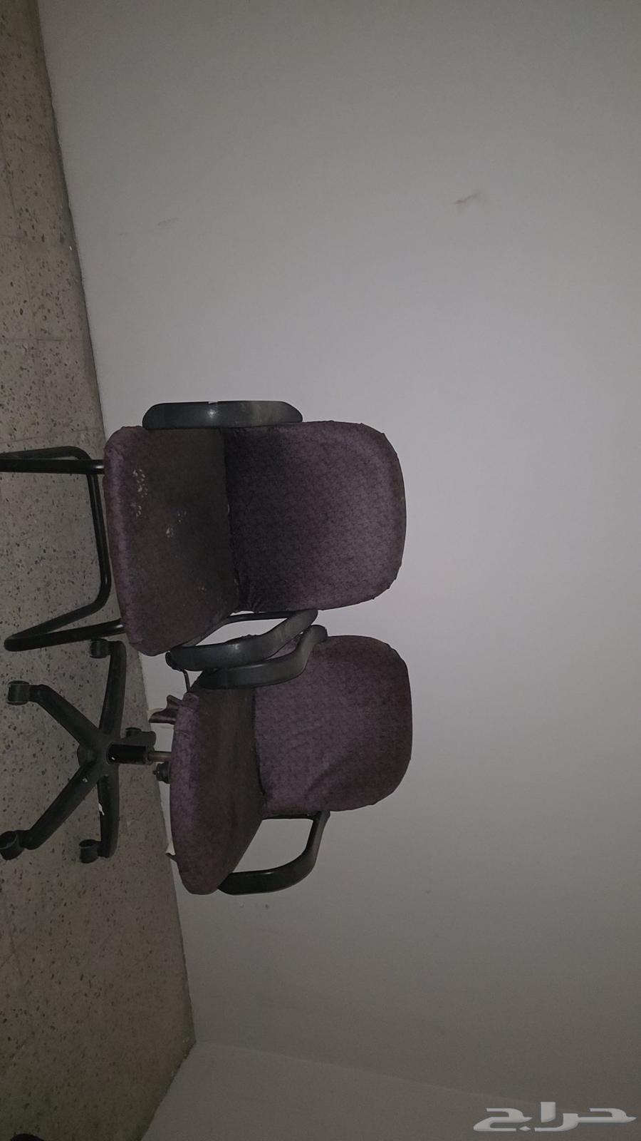 مكتب وطاولة وكراسي64463224056963110