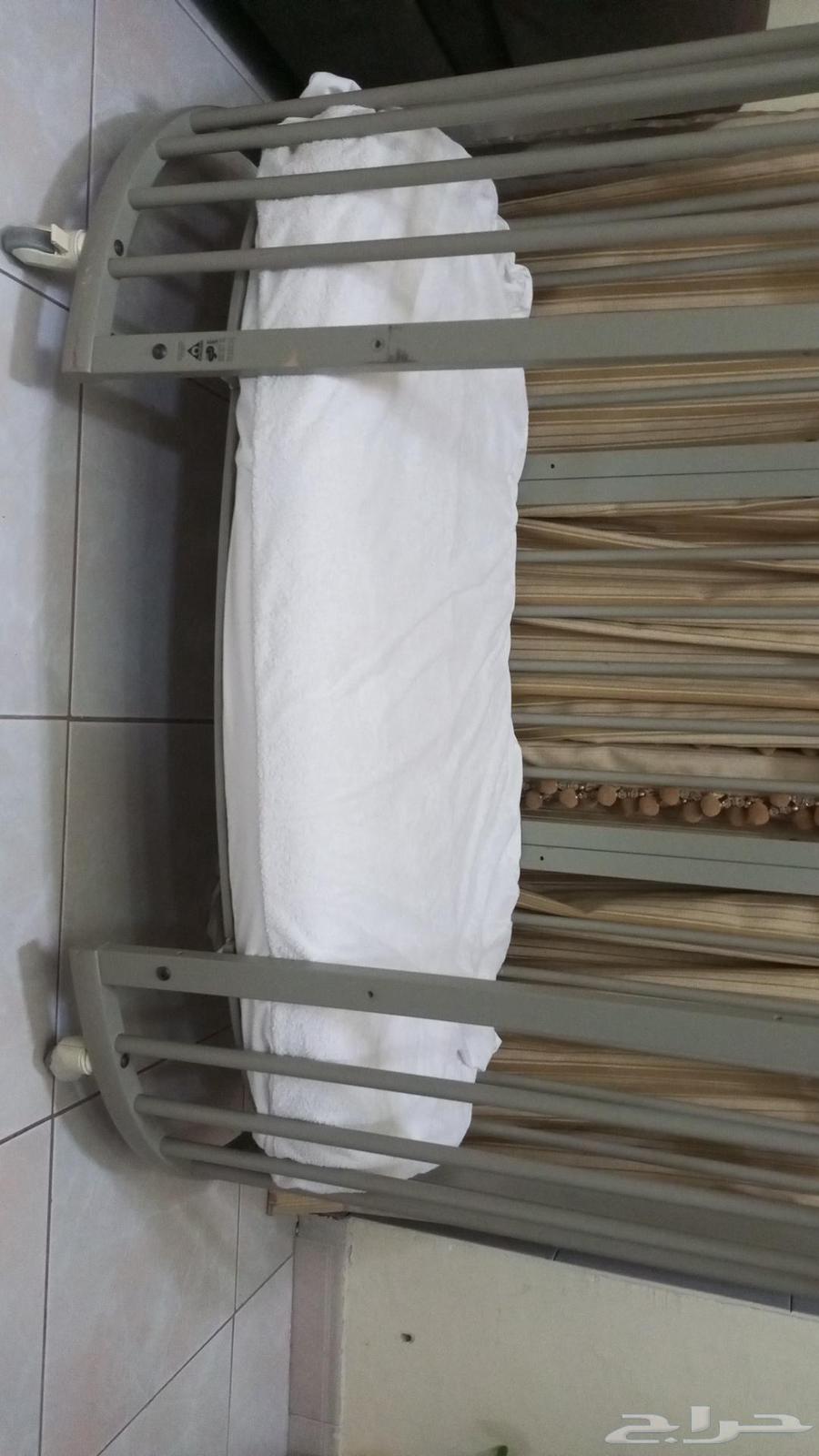 Excellent condition baby bed as shown in the picture, no defects, includes mattress64462855441537111