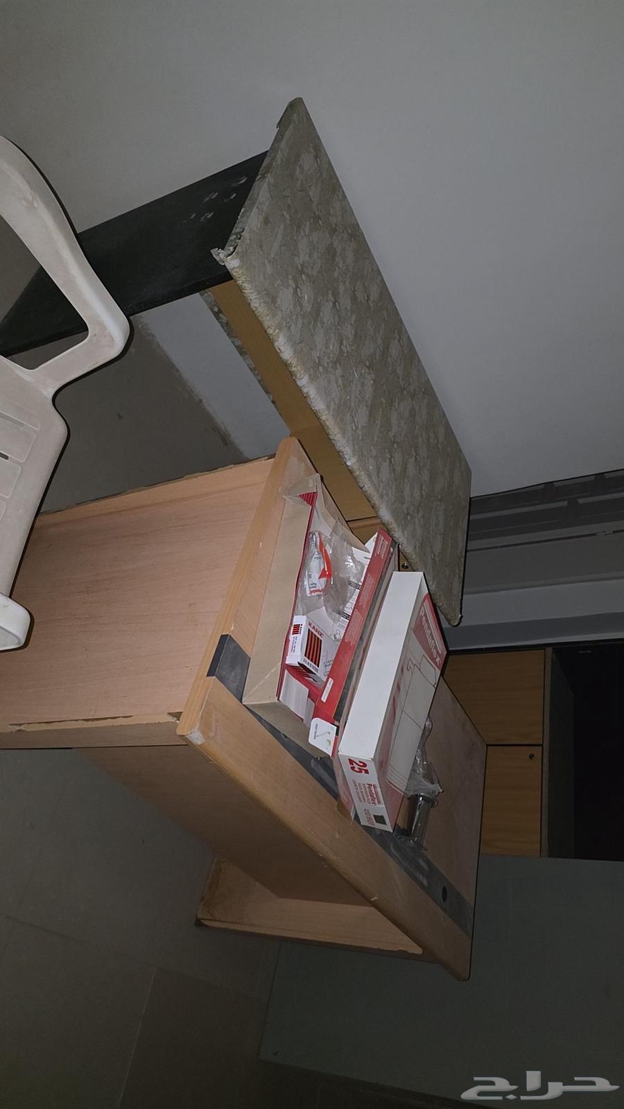 مكتب وطاولة وكراسي64463224056963114