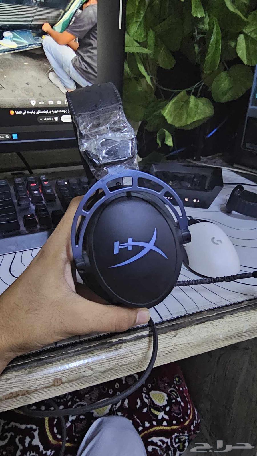 HyperX headphones, I don't know which version but I think it's the S version64462651938051111