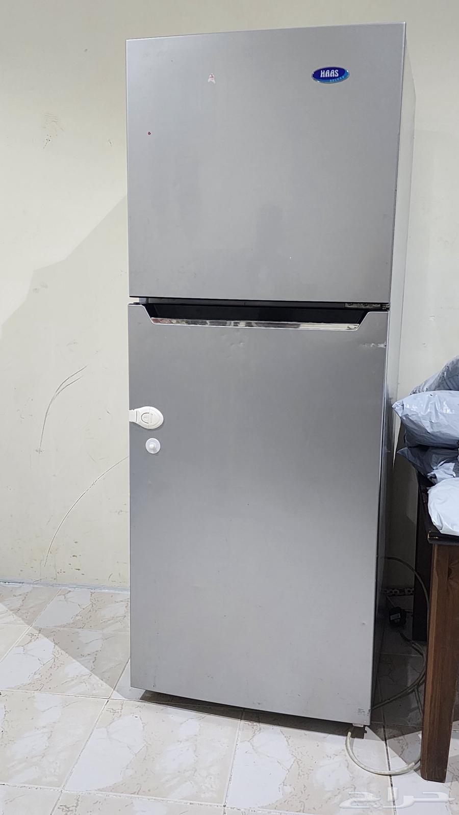 6 cubic feet Hash refrigerator in excellent condition with 6 kg washing machine64462171735811112