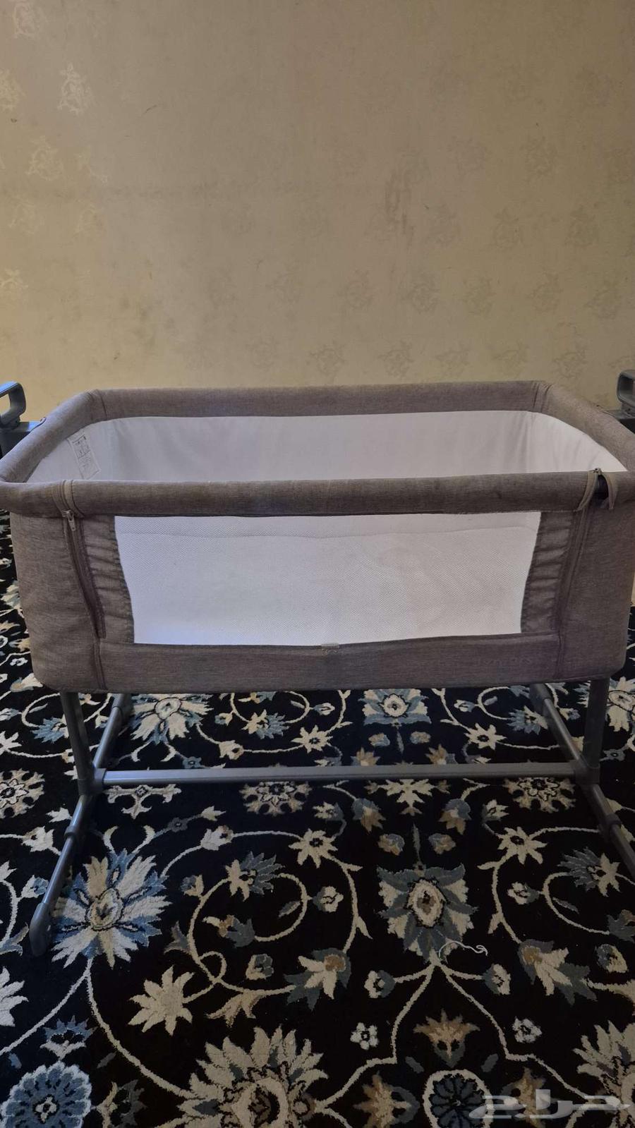 سرير اطفال للبيع علا سوم.64460037908353110