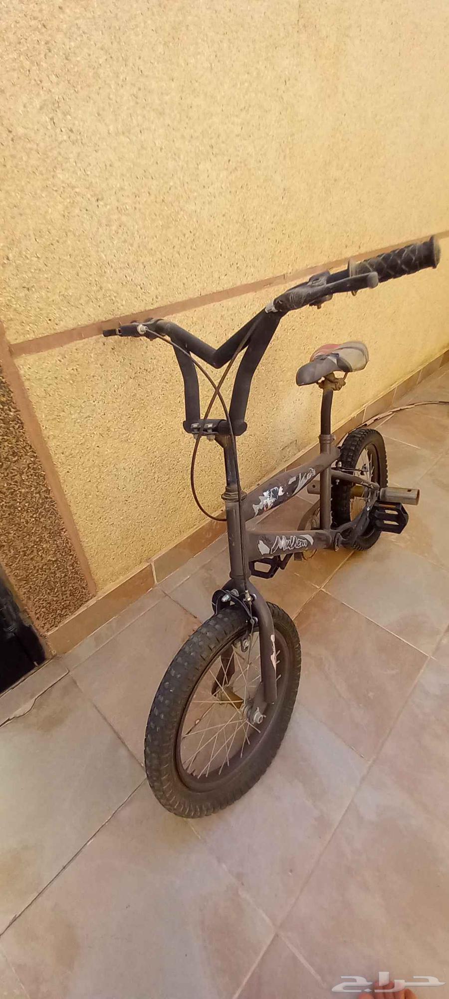 Cobra cycle used for 3 months needs tire inflation, I swear I don't know the size64460598163075110
