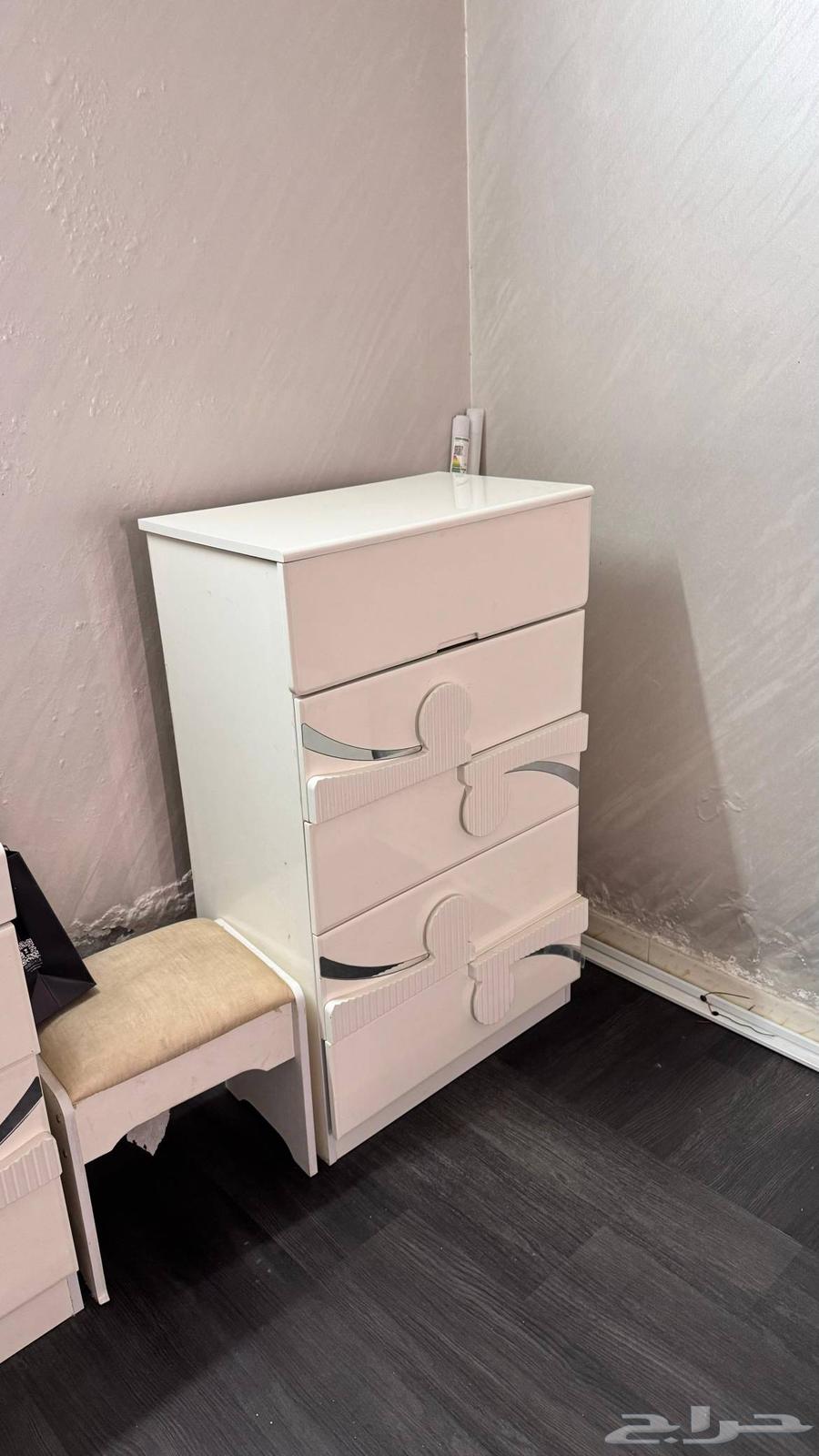 غرفة نوم شبه جديده64459714001794113