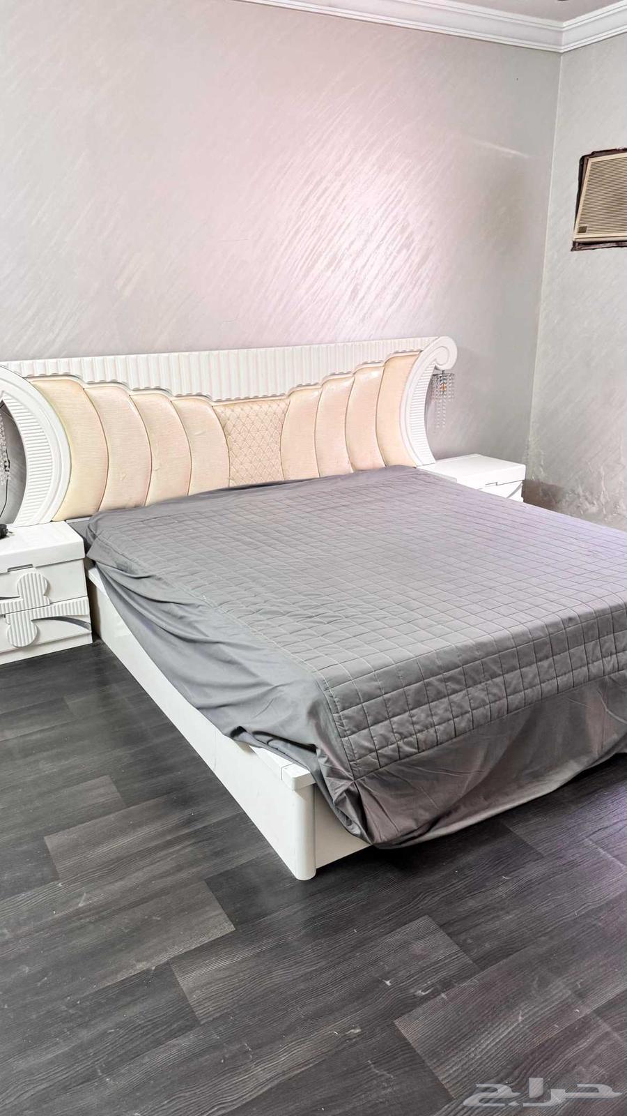 غرفة نوم شبه جديده64459714001794111