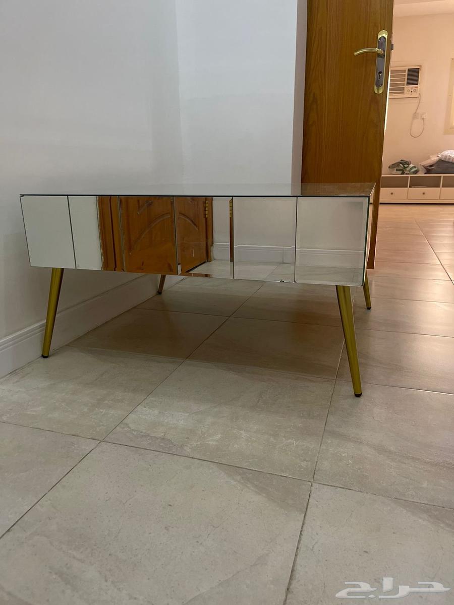 Selling a dining table64459020332674110