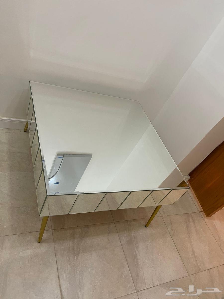 Selling a dining table64459020332674111