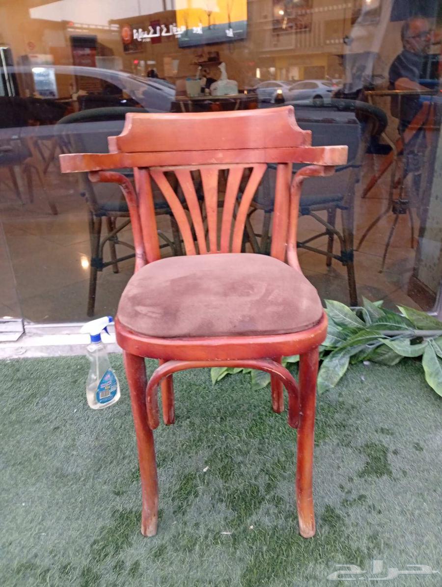 كرسي خشب ممتاز جدا وتجنيد عالي استعمال بسيط يوجد 15 قطعه مفا64457199320835111