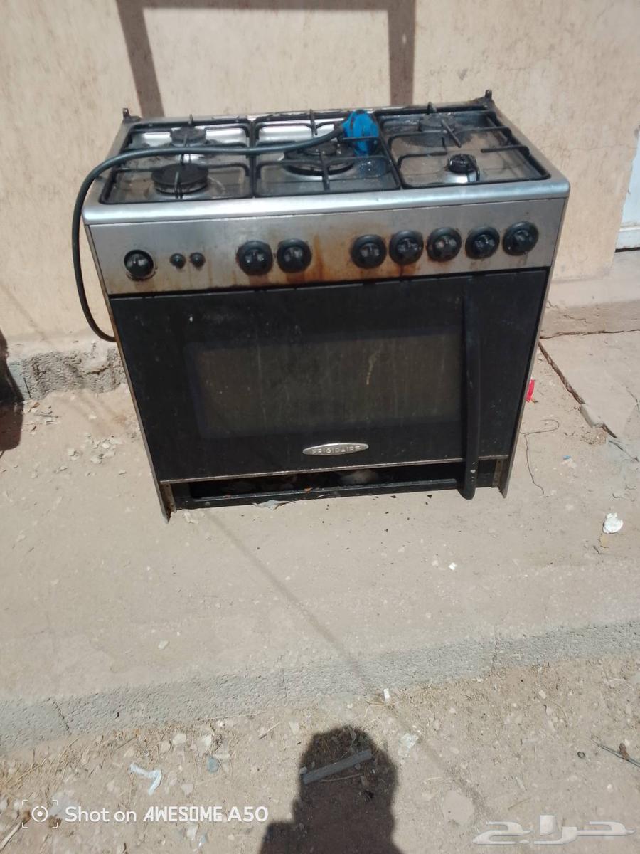 فرن غاز للبيع الحاله متوسطه البيع علا السوم64458930745345111