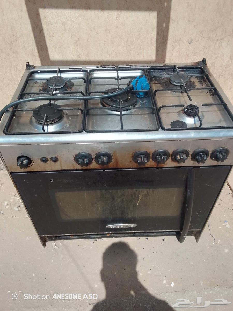 فرن غاز للبيع الحاله متوسطه البيع علا السوم64458930745345110