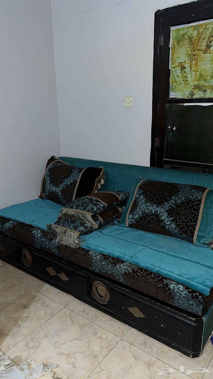 كراسي مستعمل للبيع بي 200 واتس فقط64462513270402110