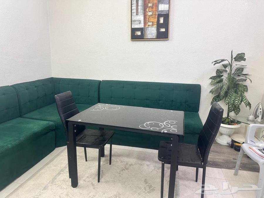 Table with two chairs64457418960003110