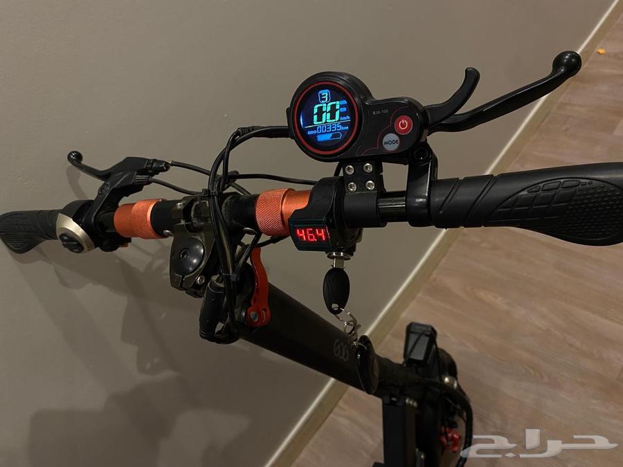 سكوتر كهربائي مع كرسي قابل للطي64463237845633111